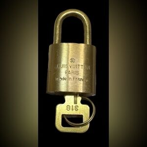 Louis Vuitton brass lock and key #318